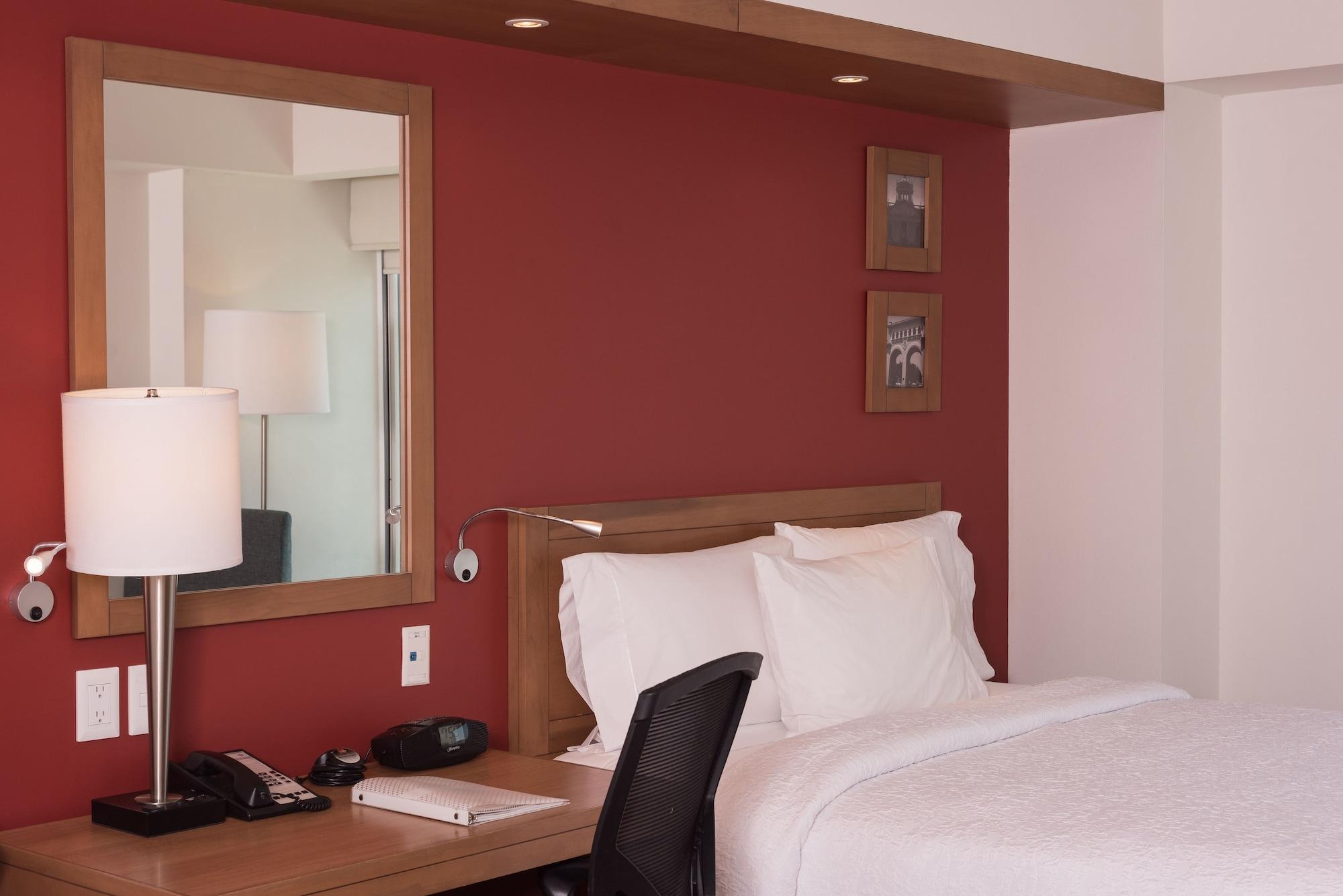 Hampton By Hilton Guadalajara Expo Hotel Exterior photo
