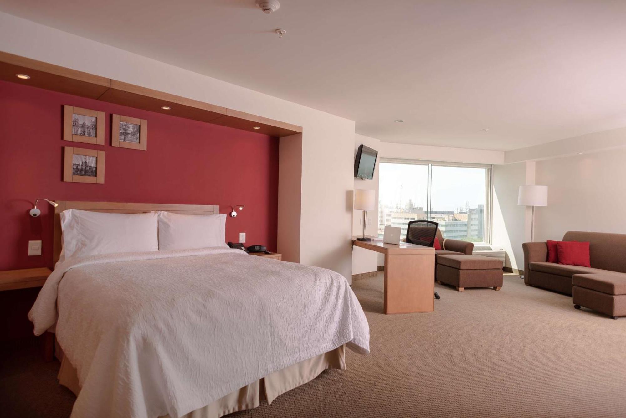 Hampton By Hilton Guadalajara Expo Hotel Exterior photo