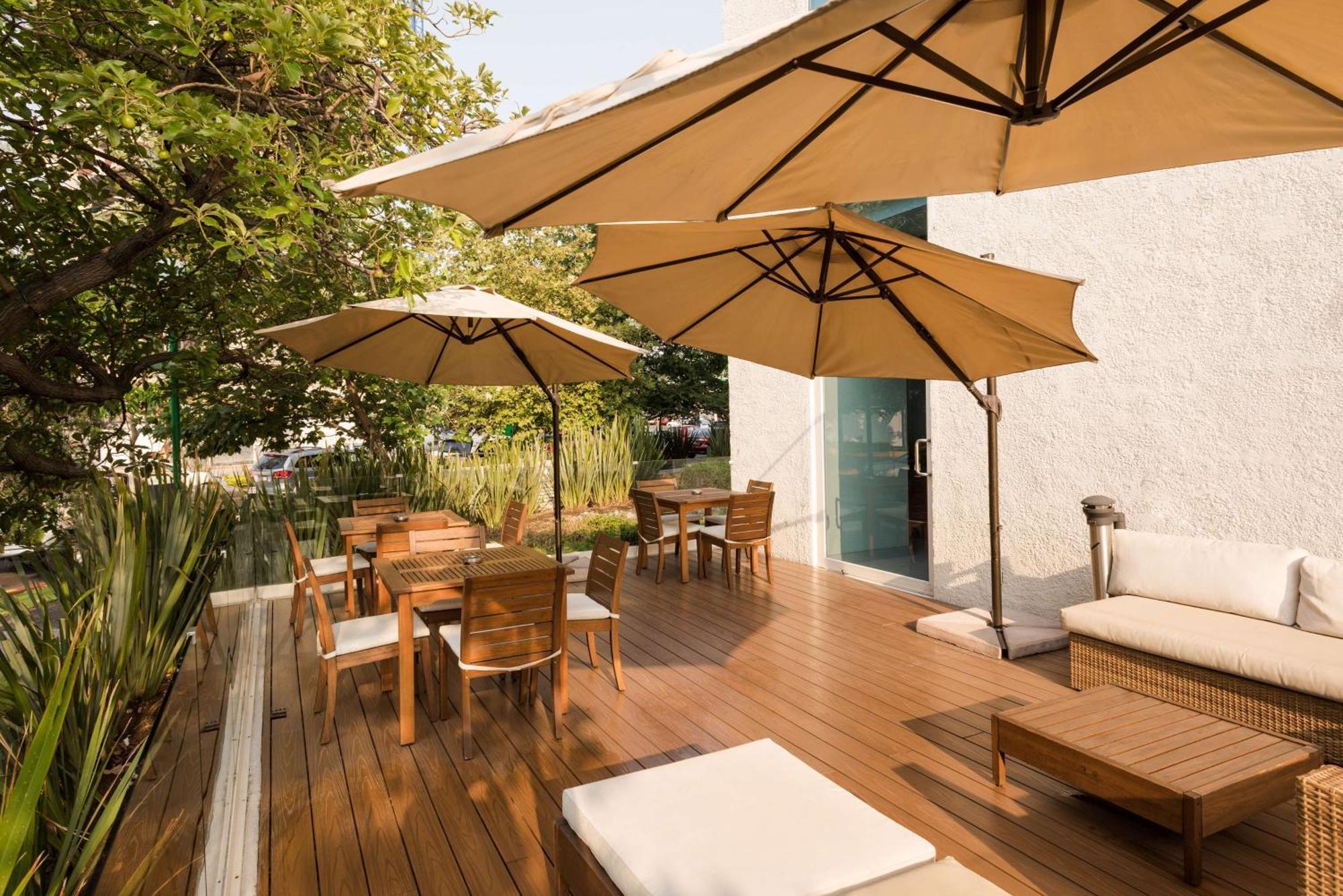 Hampton By Hilton Guadalajara Expo Hotel Exterior photo