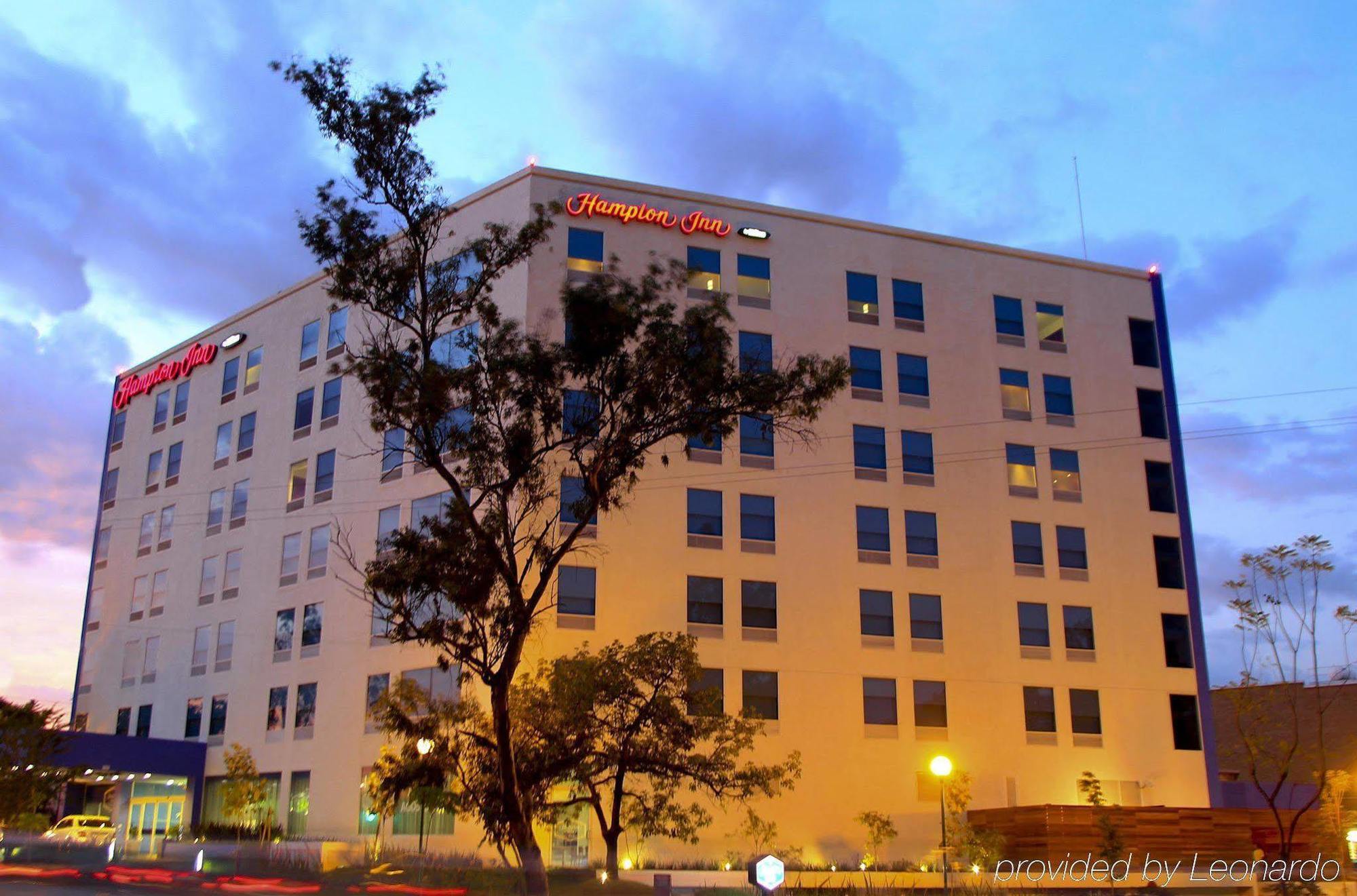 Hampton By Hilton Guadalajara Expo Hotel Exterior photo