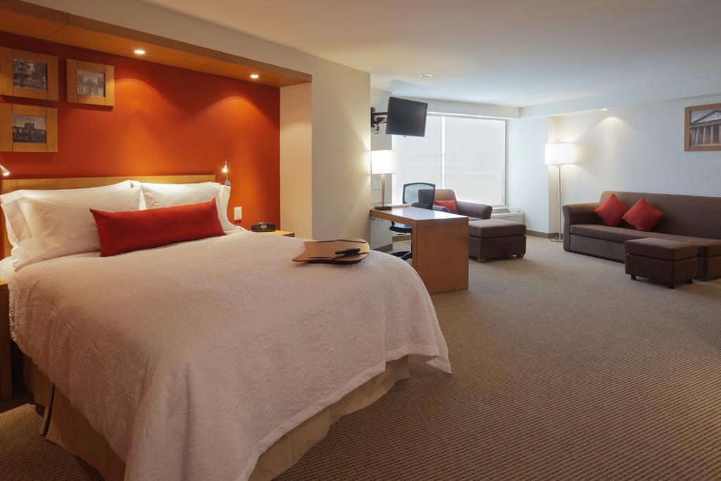 Hampton By Hilton Guadalajara Expo Hotel Exterior photo